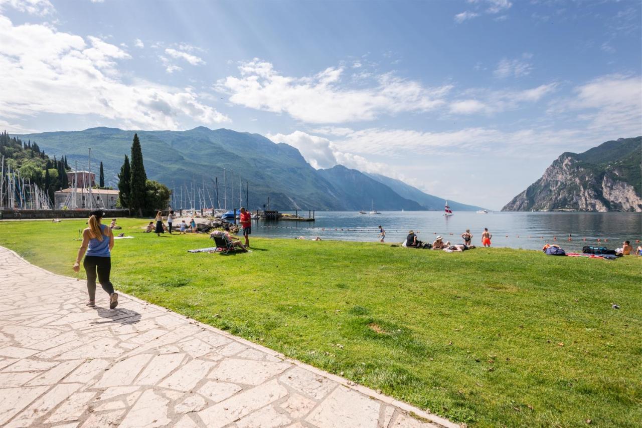 Al Lago Camping & Rooms Riva del Garda Luaran gambar