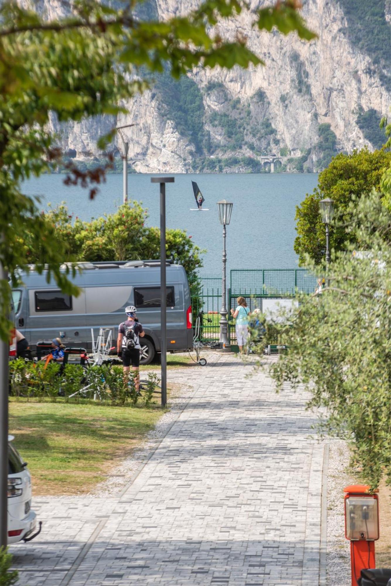 Al Lago Camping & Rooms Riva del Garda Luaran gambar