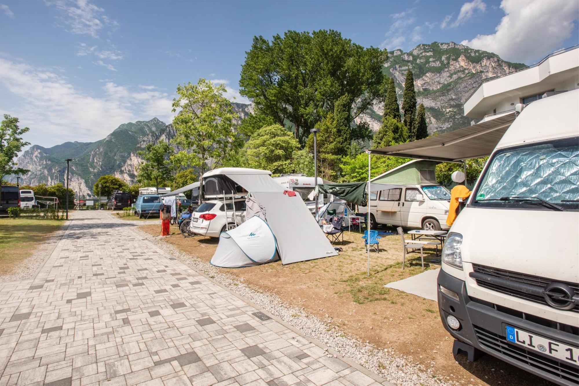 Al Lago Camping & Rooms Riva del Garda Luaran gambar