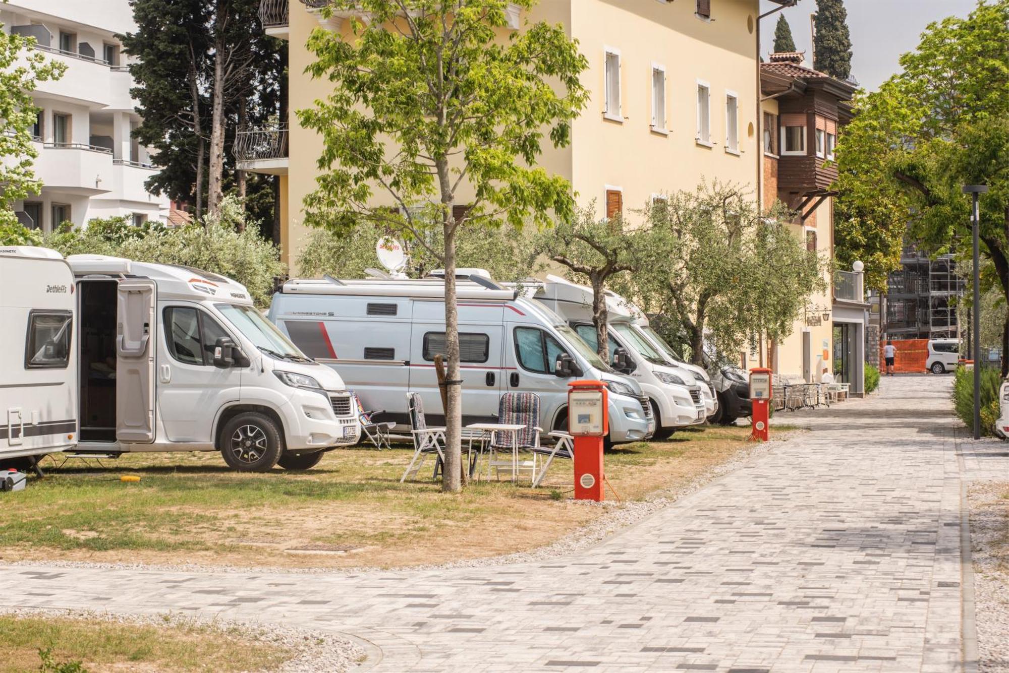 Al Lago Camping & Rooms Riva del Garda Luaran gambar