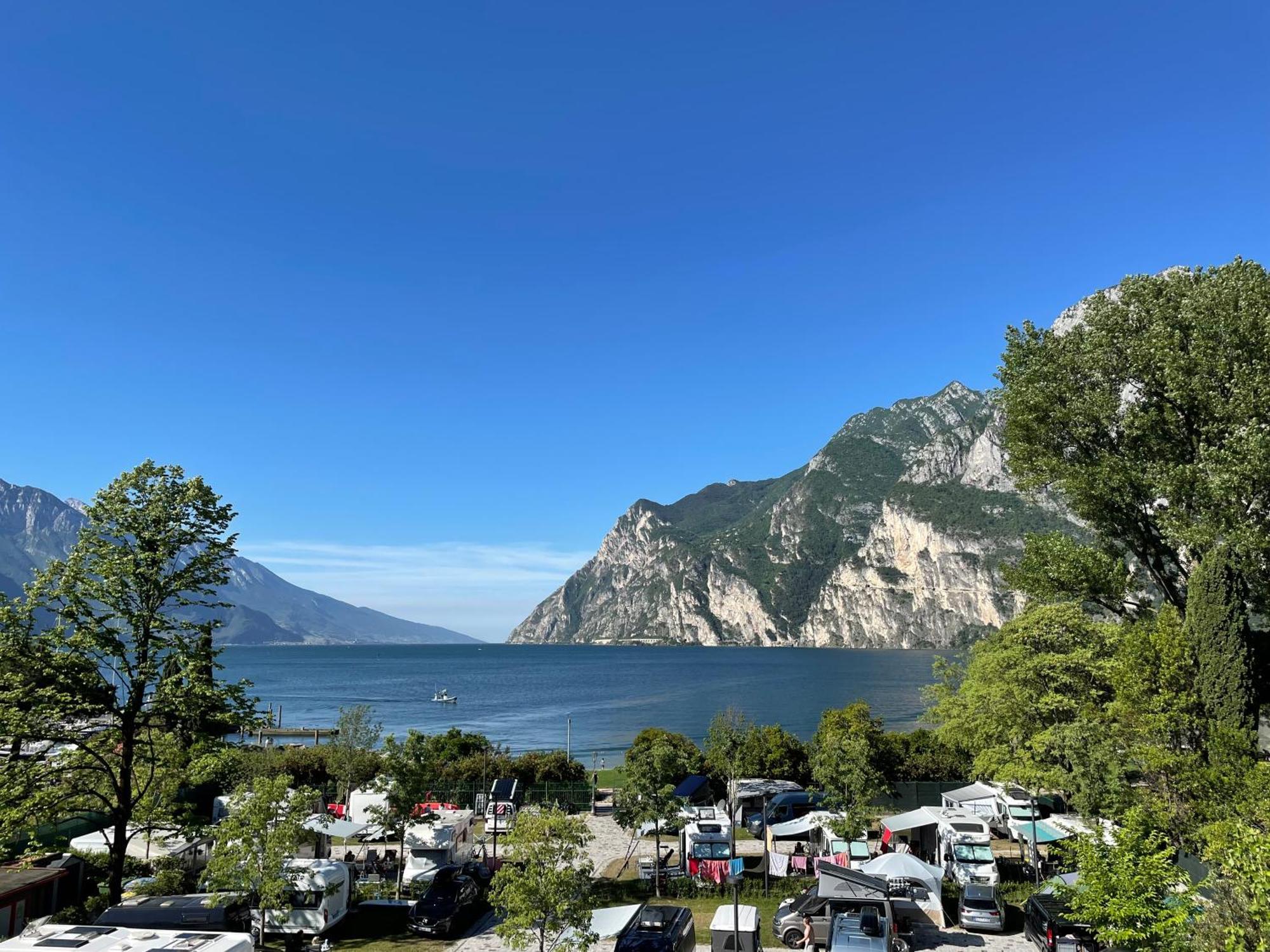 Al Lago Camping & Rooms Riva del Garda Luaran gambar